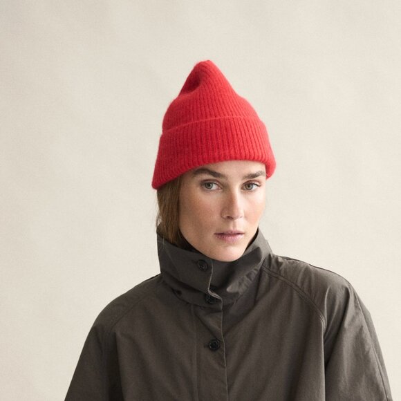 Le Bonnet Beanie – Iconic Bright Red